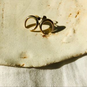 Soko Horseshoe Stud Earrings